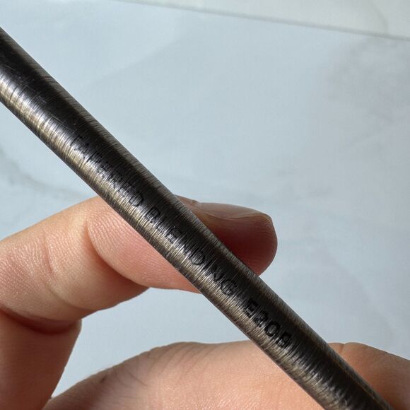 NWOT Urban Decay Tapered Blending Eye Brush - E209 - Excellent condition - Picture 4 of 4